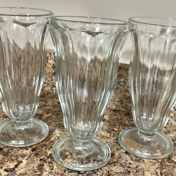 Vintage Kig Malaysia Set 3 Pressed Glass Ice Cream Sundae Glasses - Picture 6 of 6